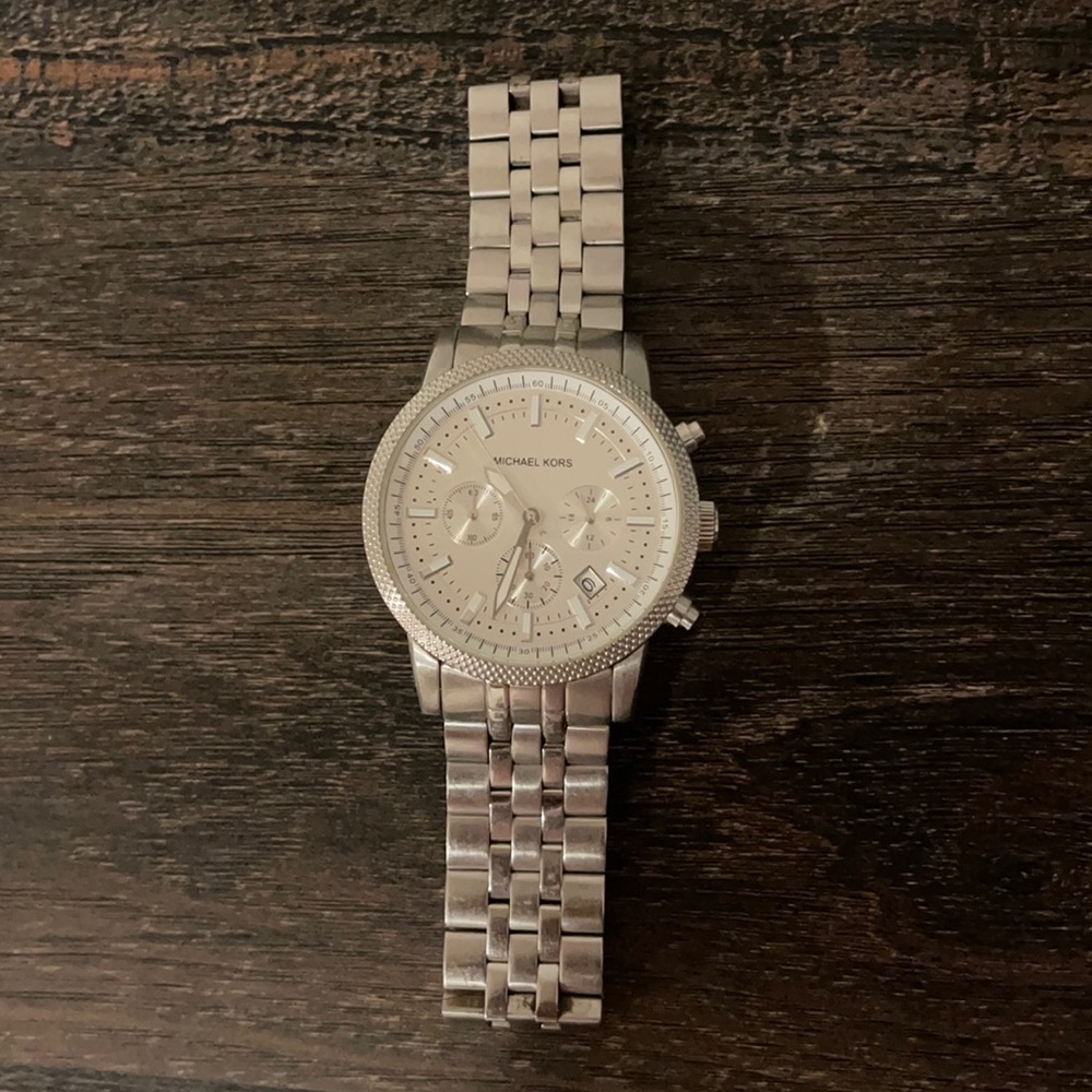 Gently used Michael Kors Men’s/Unisex watch.